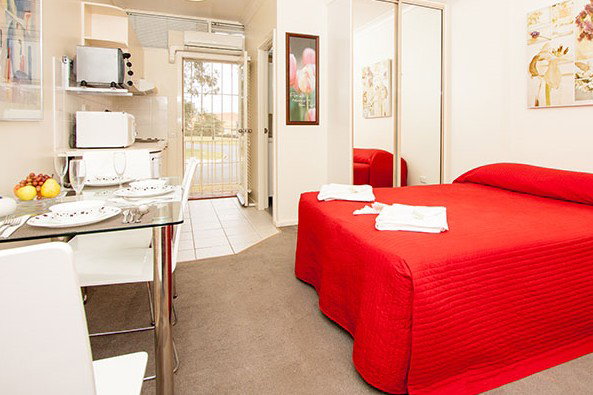 Griffith ACT Lightning Ridge Tourism