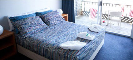 Pacific Hotel Yamba - Lightning Ridge Tourism 1