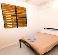 Global Backpackers - Lightning Ridge Tourism