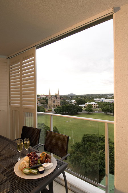 Oaks Aspire Apartments - Lightning Ridge Tourism 4
