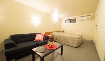 Liberty Plains Motor Inn - Lightning Ridge Tourism 0