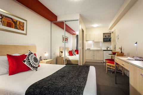 Quest Castle Hill - Lightning Ridge Tourism 6