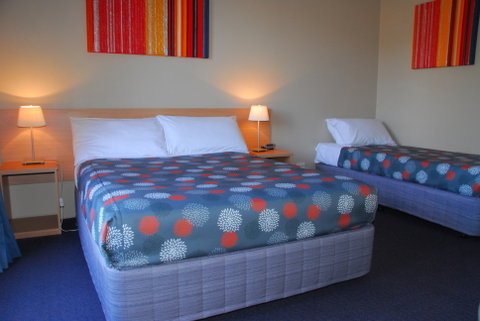 The Sands Hotel Motel - Lightning Ridge Tourism 3