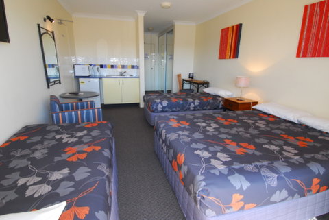 The Sands Hotel Motel - Lightning Ridge Tourism 4