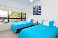 A Bay Breeze - Lightning Ridge Tourism 3