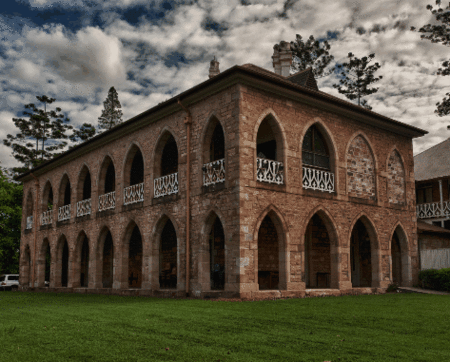 Old Bishopsbourne Chapel - Lightning Ridge Tourism