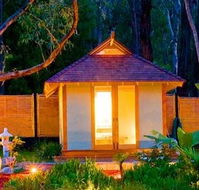 Japanese Mountain Retreat - Lightning Ridge Tourism