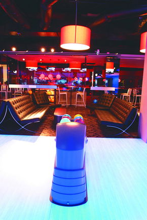 Strike Bowling Bar - Bayside - Lightning Ridge Tourism 3