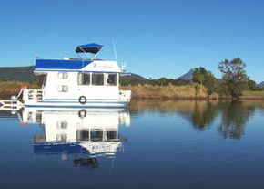 Tweed River House Boats - Lightning Ridge Tourism 3