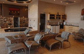 Breathtaker On High Spa Retreat - Lightning Ridge Tourism 1