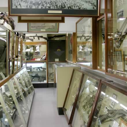Queensland Military Memorial Museum - Lightning Ridge Tourism 0