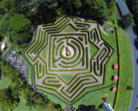 Bellingham Maze - Lightning Ridge Tourism 1