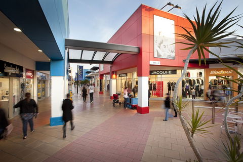 Harbour Town Adelaide - Lightning Ridge Tourism 3