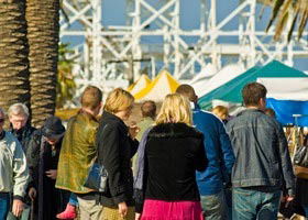 St Kilda Esplanade Market - Lightning Ridge Tourism 3