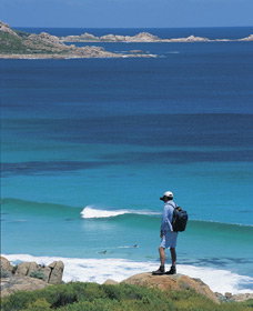 Smiths Beach - Lightning Ridge Tourism 0