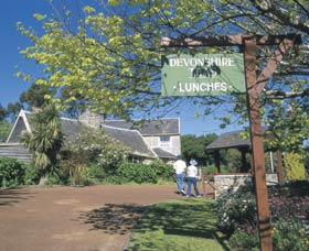 Old Farm Strawberry Hill - Lightning Ridge Tourism 0