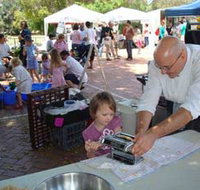 Subi Farmers Market - Lightning Ridge Tourism