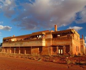  Lightning Ridge Tourism