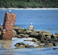 Whalers Beach - Lightning Ridge Tourism