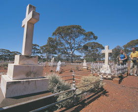  Lightning Ridge Tourism