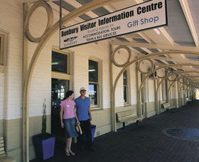 Old Railway Station Bunbury - Lightning Ridge Tourism 0