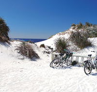 Little Parakeet Bay - Lightning Ridge Tourism