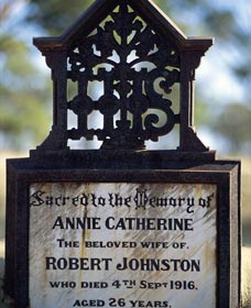 Old Southern Cross Cemetery - Lightning Ridge Tourism 0