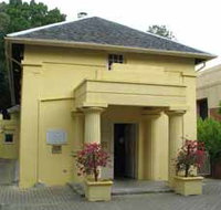 Francis Burt Law Education Centre and Museum - Lightning Ridge Tourism