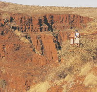 Oxer Lookout - Lightning Ridge Tourism