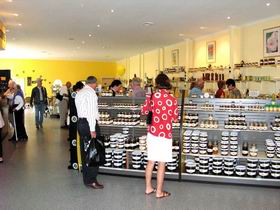 Island Beehive Pty Ltd - Lightning Ridge Tourism 0
