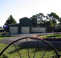 The Pryers on the Fleurieu - Lightning Ridge Tourism