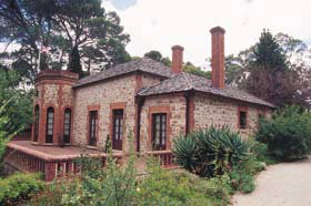 Old Government House - Lightning Ridge Tourism 0