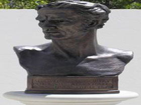 Adam Lindsay Gordon Bronze Bust - Lightning Ridge Tourism 0