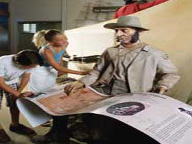 Bay Discovery Centre - Lightning Ridge Tourism 0