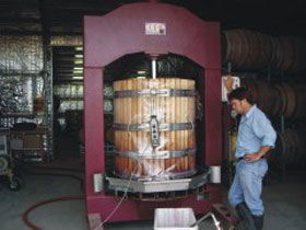 St Marys Wines - Lightning Ridge Tourism 0