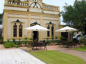 Williamstown SA Lightning Ridge Tourism