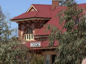 Moonta Tourist Office - Lightning Ridge Tourism 0