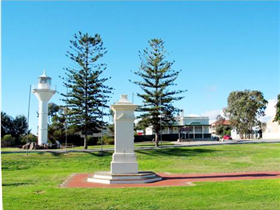 Historic Wallaroo Town Drive - Lightning Ridge Tourism 0