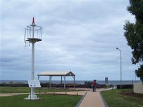  Lightning Ridge Tourism