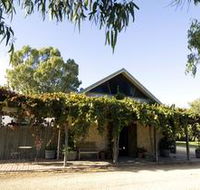 Lake Breeze Wines - Lightning Ridge Tourism