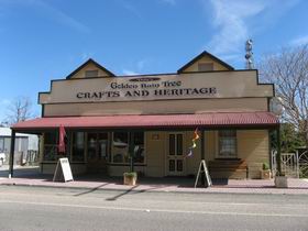 Dolly's Golden Raintree Craft And Heritage Centre - Lightning Ridge Tourism 0