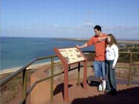 Hummock Hill Lookout - Lightning Ridge Tourism 0
