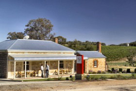Two Hands Wines - Lightning Ridge Tourism 0
