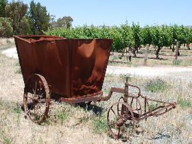 Rosenvale Wines - Lightning Ridge Tourism 0