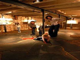 The Taste Of The Region Interpretive Centre - Lightning Ridge Tourism 0