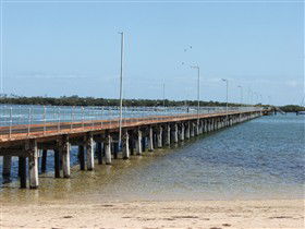 Port Broughton Visitor Outlet - Lightning Ridge Tourism 0