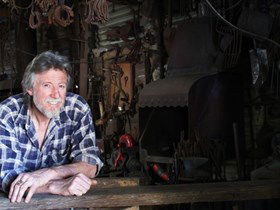 River Lane Blacksmith Tours - Lightning Ridge Tourism 0