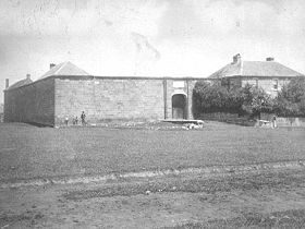 Oatlands Gaol House - Lightning Ridge Tourism 0