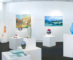 Framed Art Gallery - Lightning Ridge Tourism 0