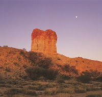 Chambers Pillar Historical Reserve - Lightning Ridge Tourism